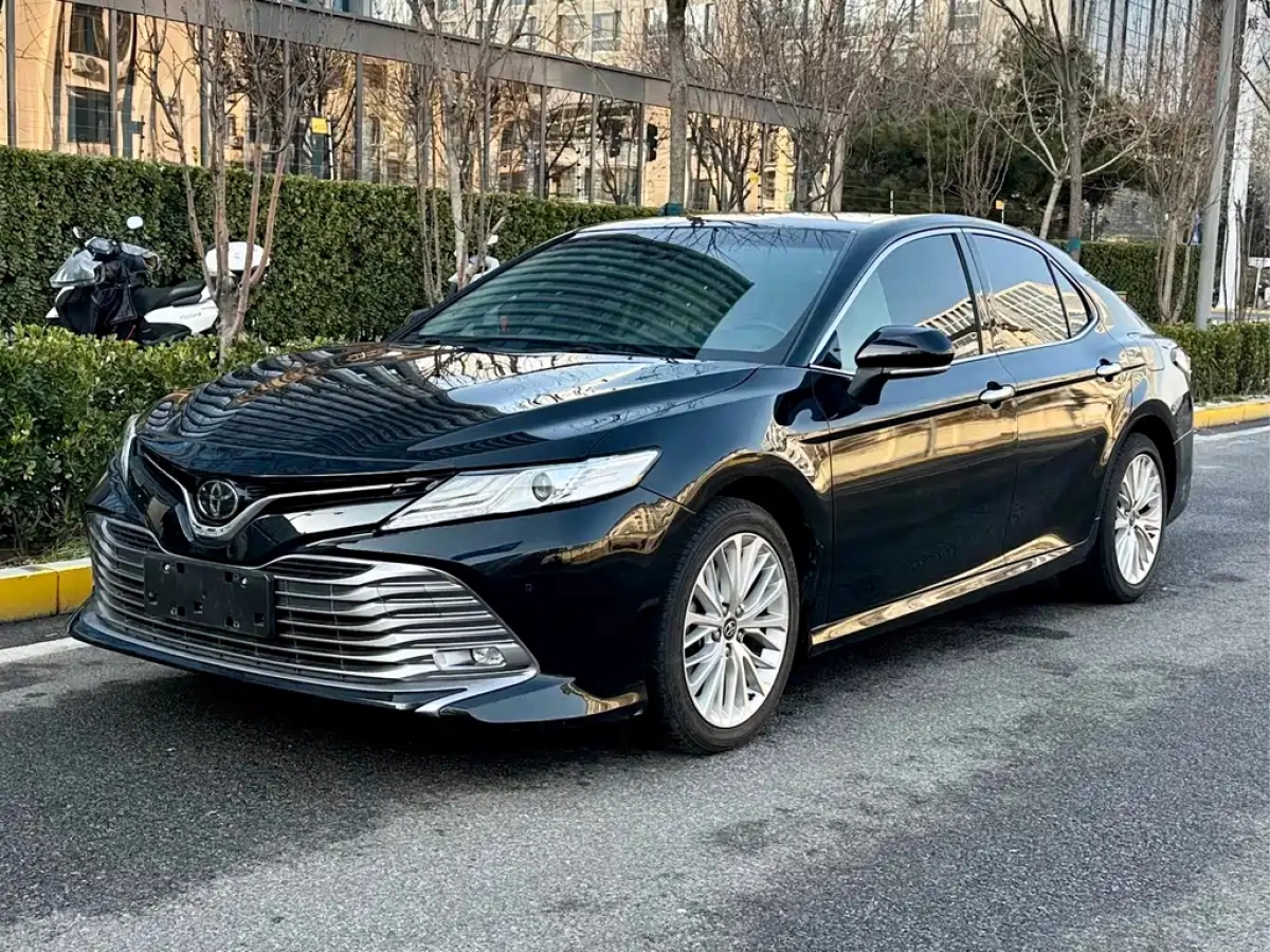 TOYOTA CAMRY  2019