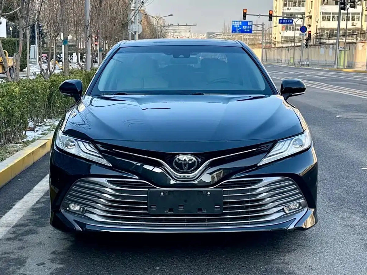 TOYOTA CAMRY