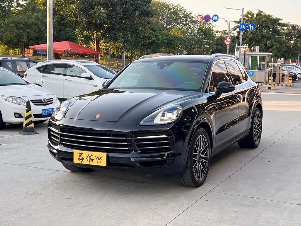 PORSCHE CAYENNE