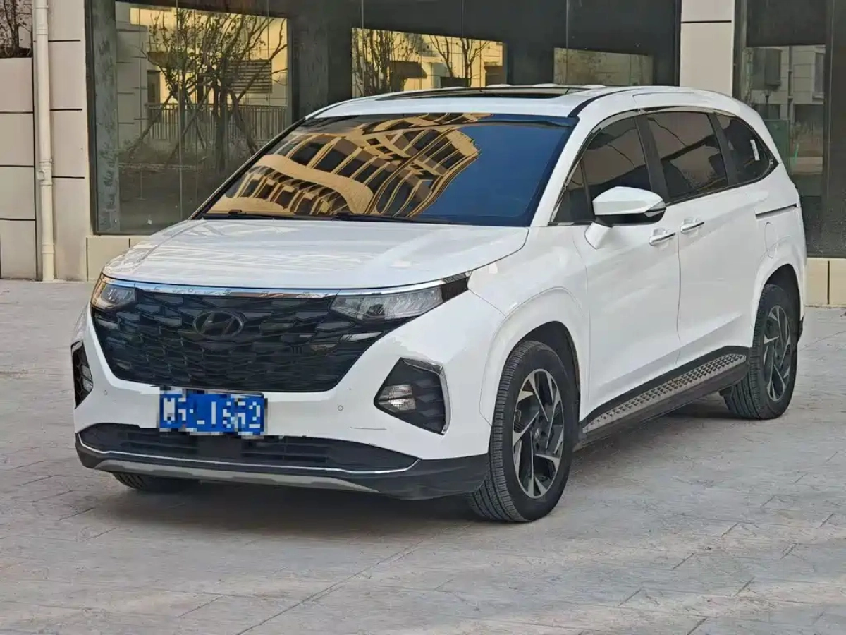 HYUNDAI CUSTO  2024