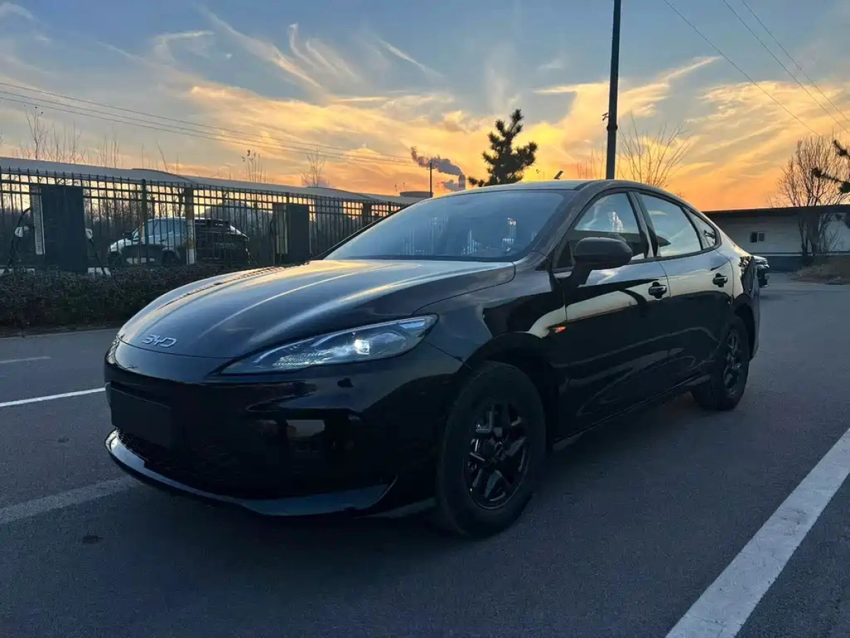 BYD SEAL 05 DM-I  2025