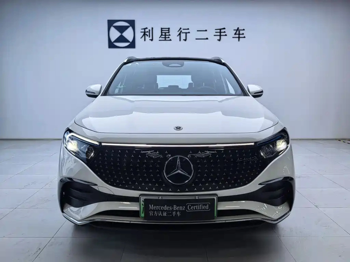 MERCEDES BENZ EQA