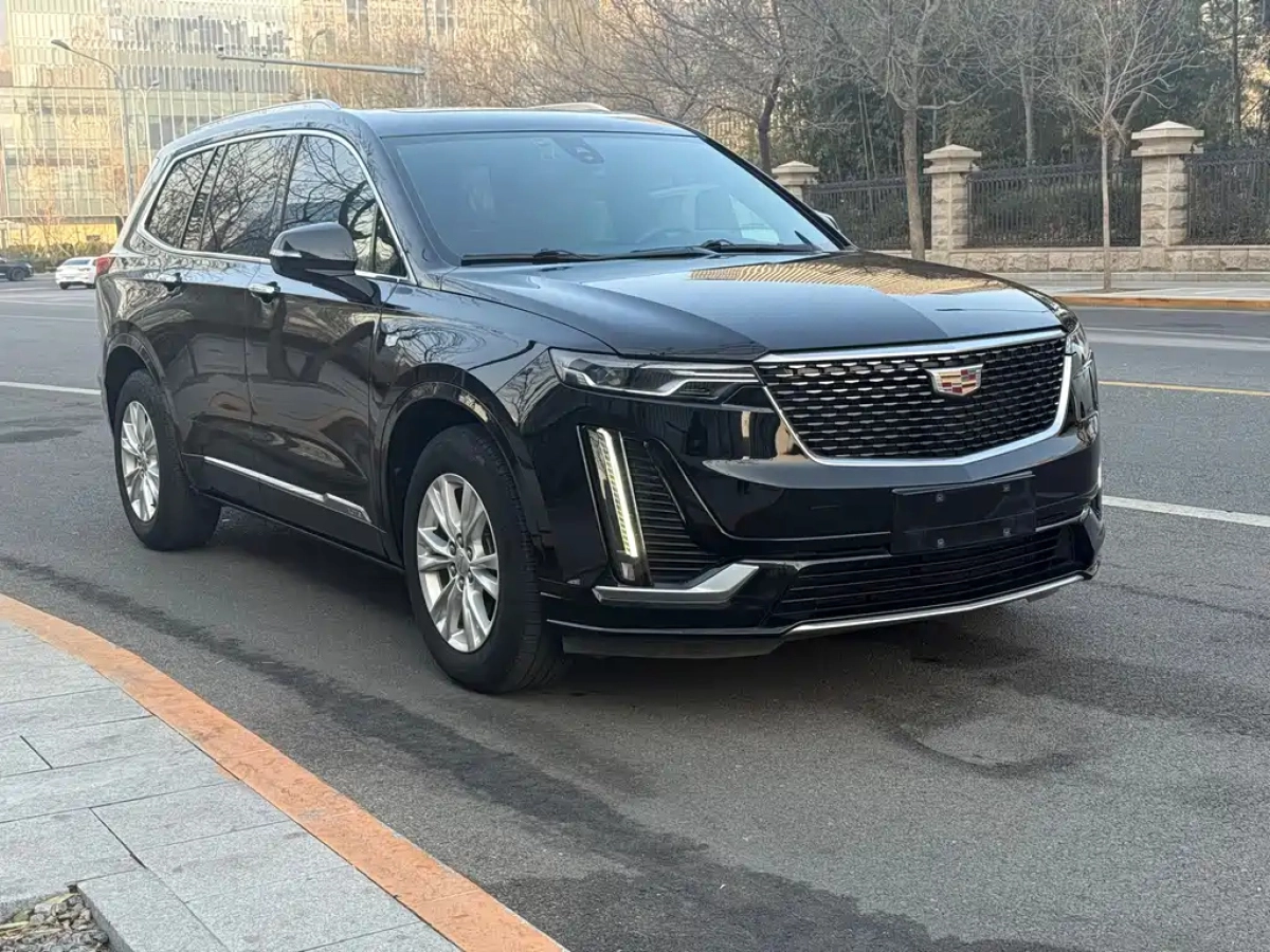 CADILLAC XT6