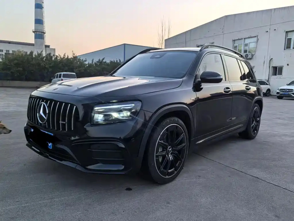 MERCEDES BENZ GLB AMG  2024