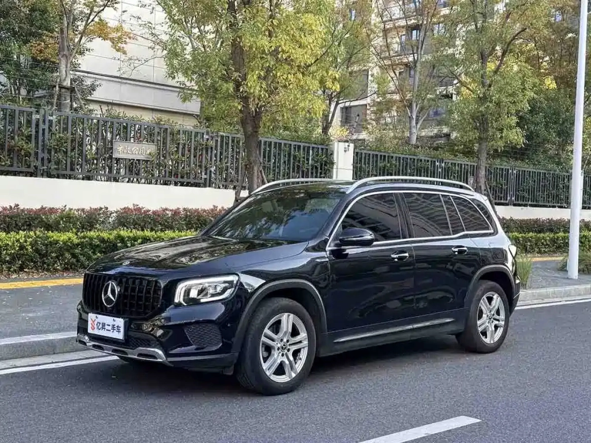 MERCEDES BENZ GLB  2020