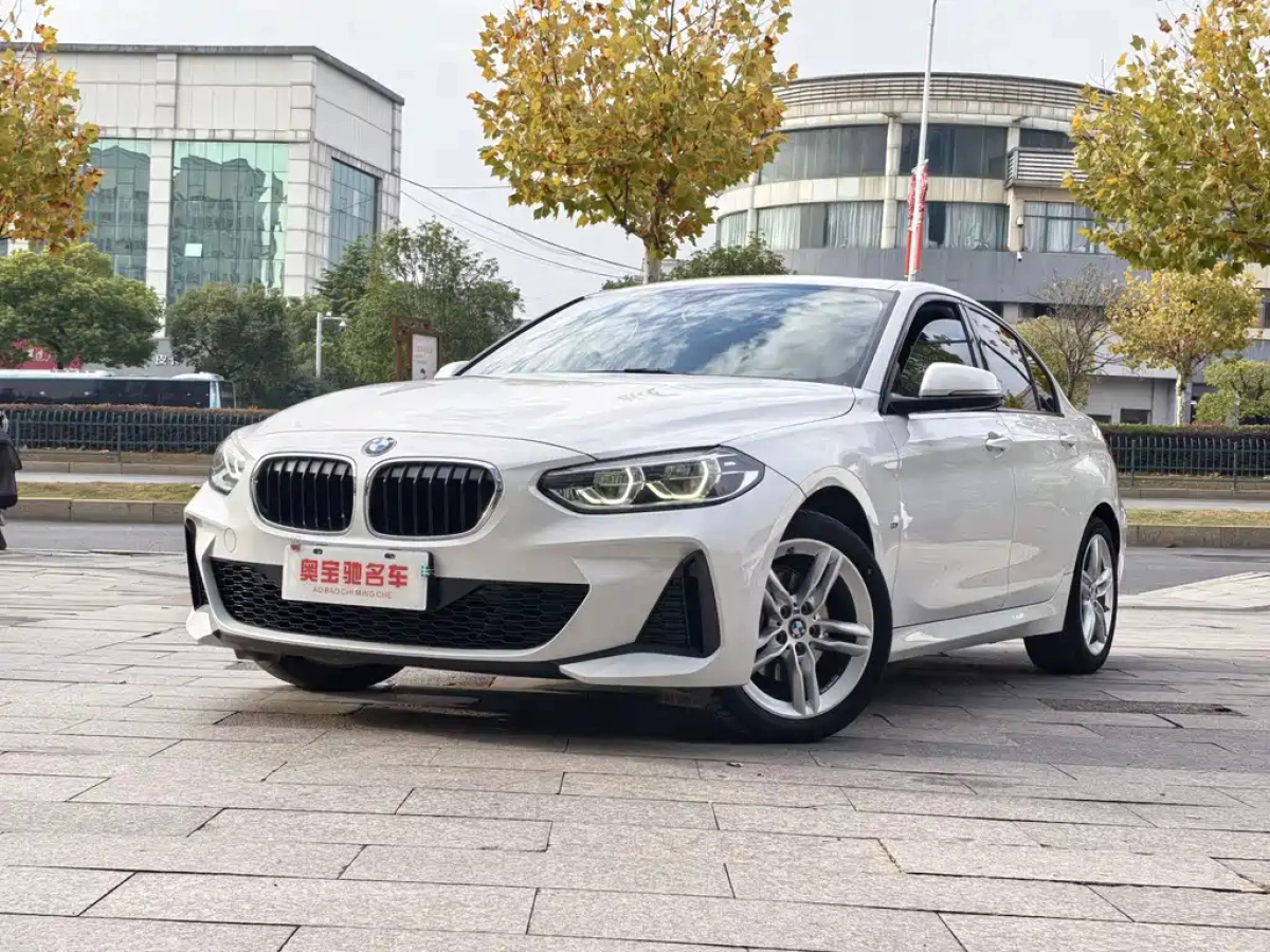 BMW 1-SERIES  2021