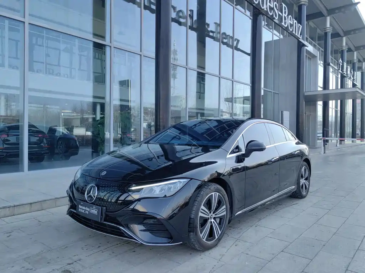 MERCEDES BENZ EQE  2024