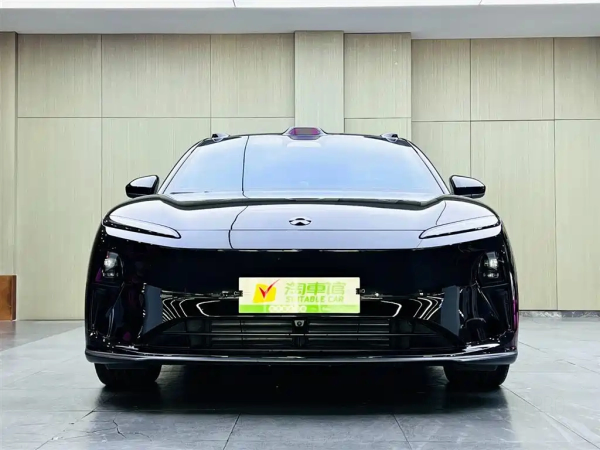 NIO ET5