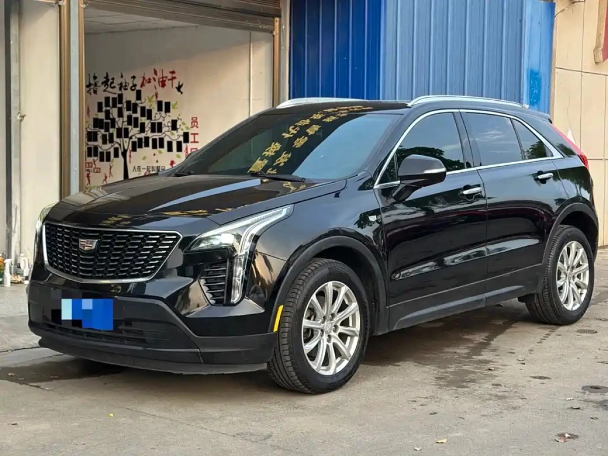 CADILLAC XT4