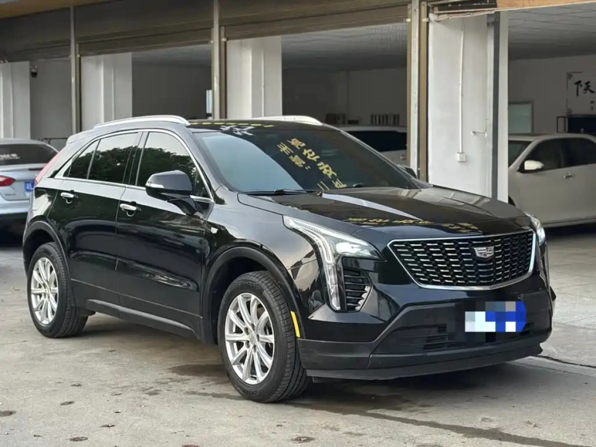 CADILLAC XT4