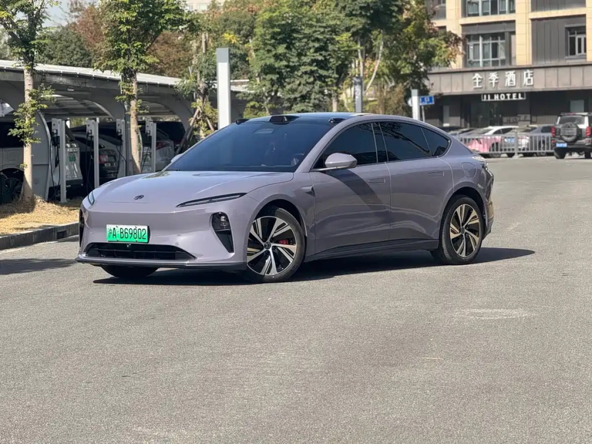 NIO ET5