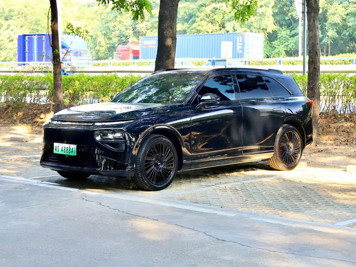 XPENG MOTORS G9  2025