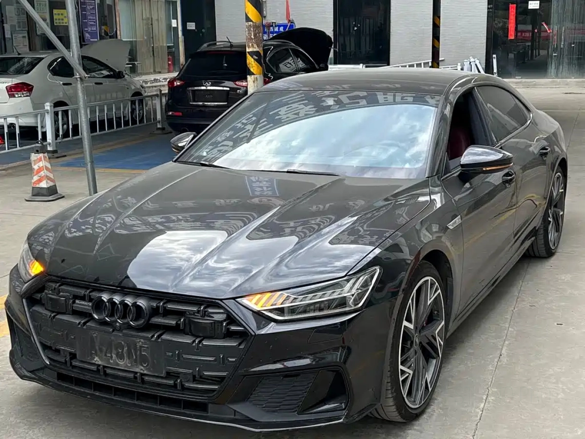 AUDI A7L  2023