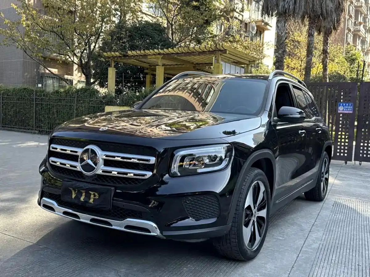 MERCEDES BENZ GLB  2021