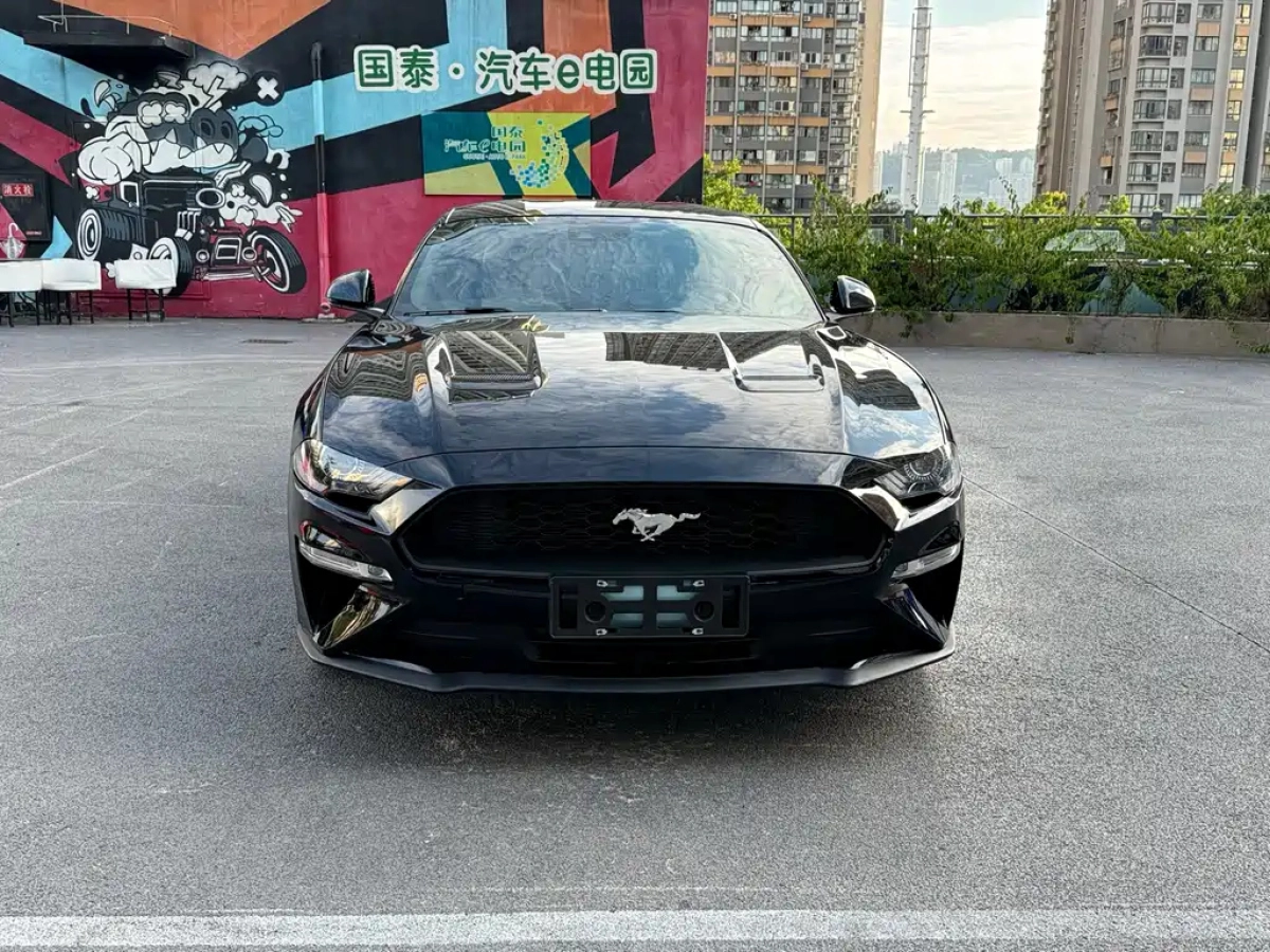 FORD MUSTANG