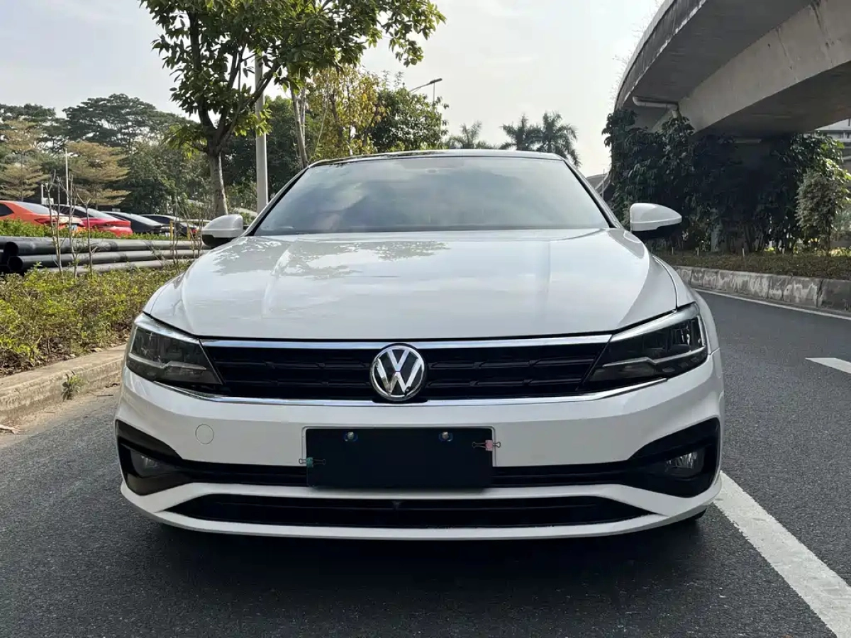 VOLKSWAGEN LAMANDO