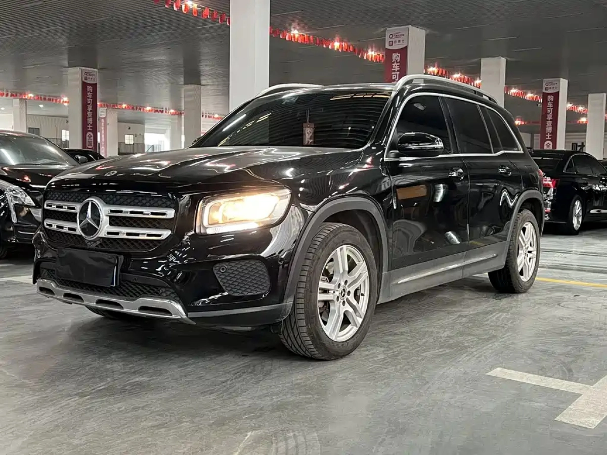 MERCEDES BENZ GLB  2020