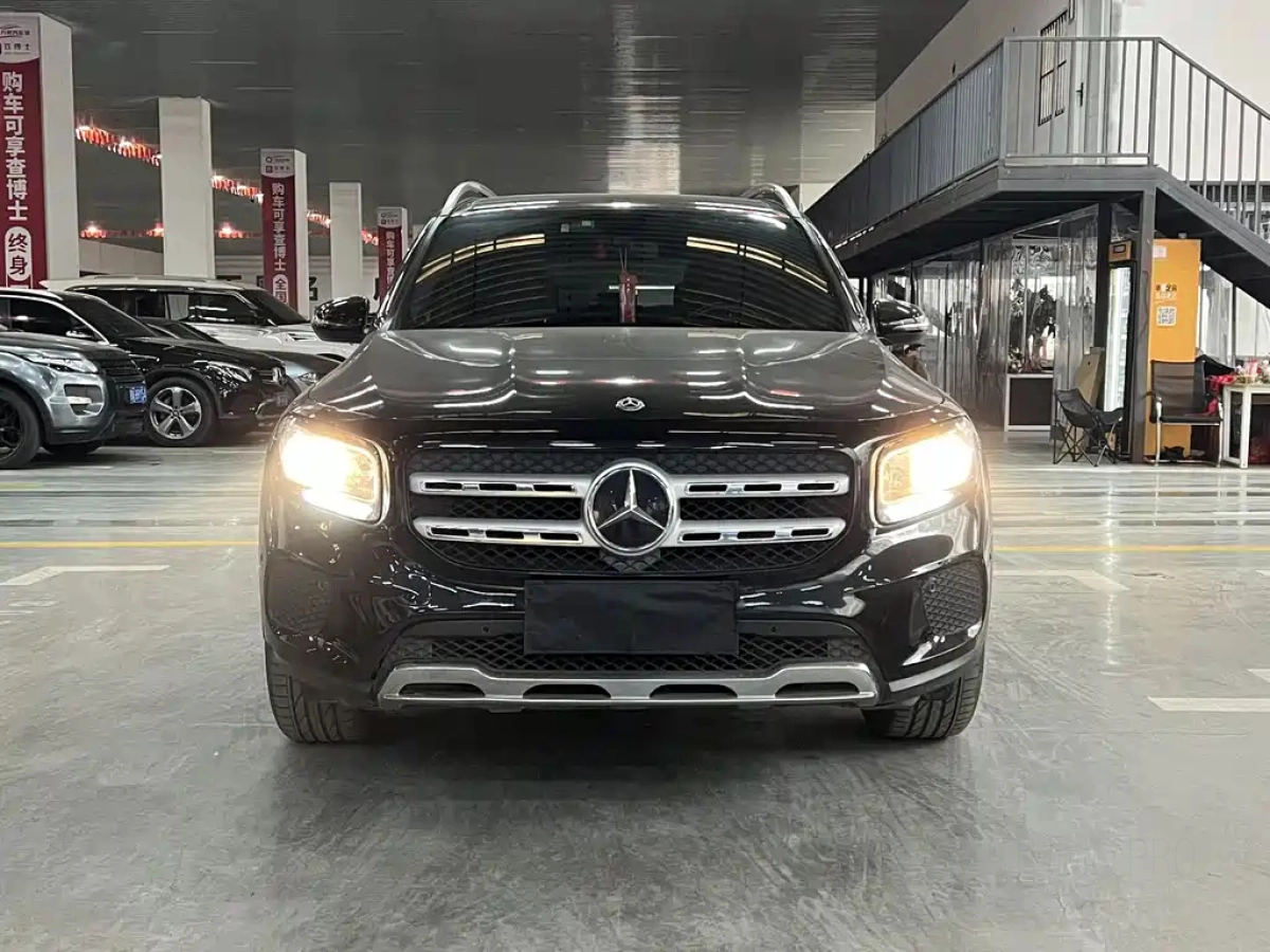 MERCEDES BENZ GLB