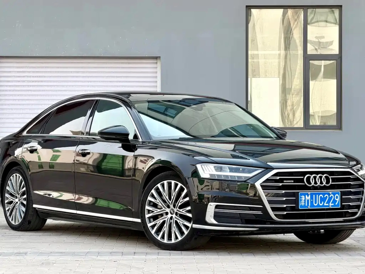 AUDI A8