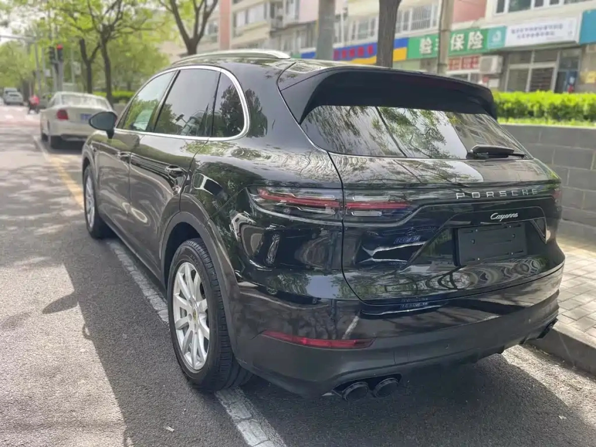 PORSCHE CAYENNE