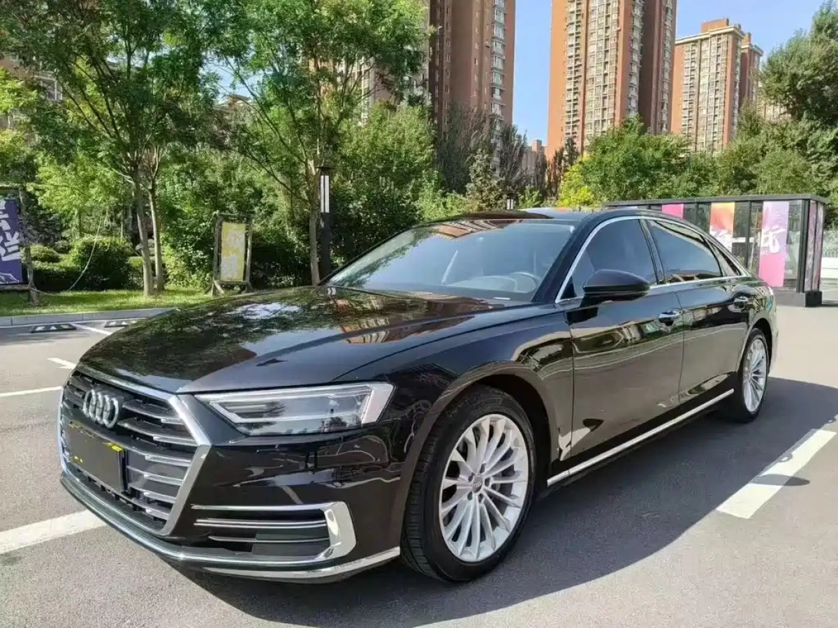 AUDI A8