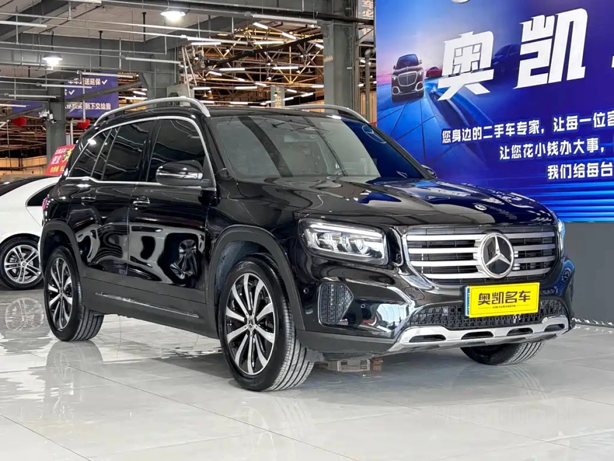 MERCEDES BENZ GLB  2025