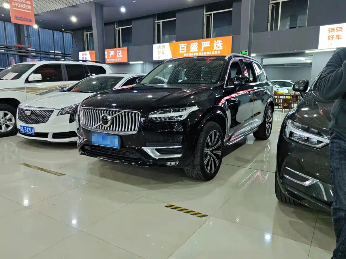 VOLVO XC90