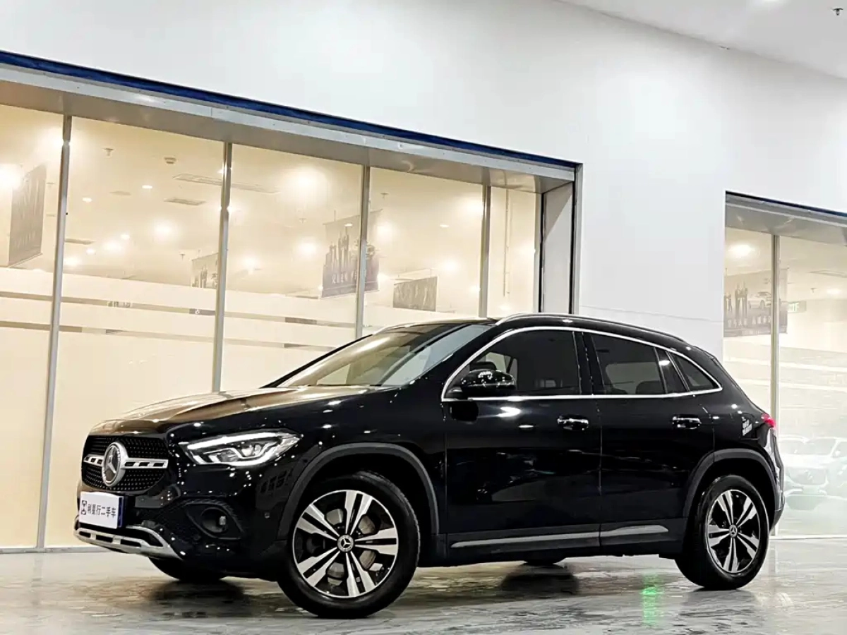 MERCEDES BENZ GLA  2023