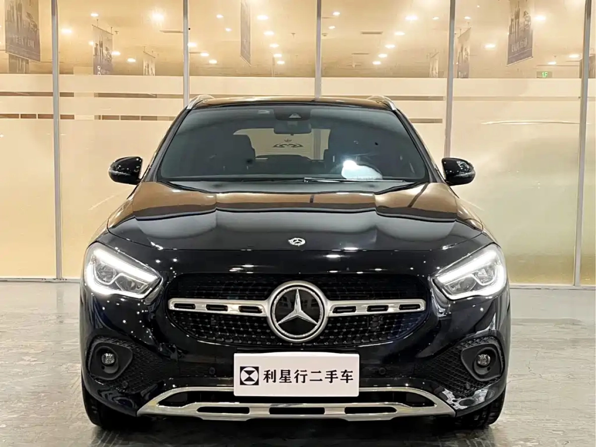 MERCEDES BENZ GLA