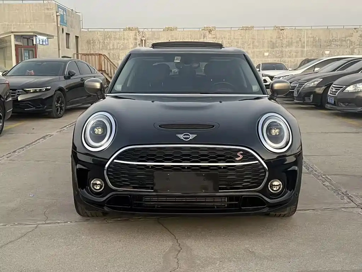 MINI CLUBMAN