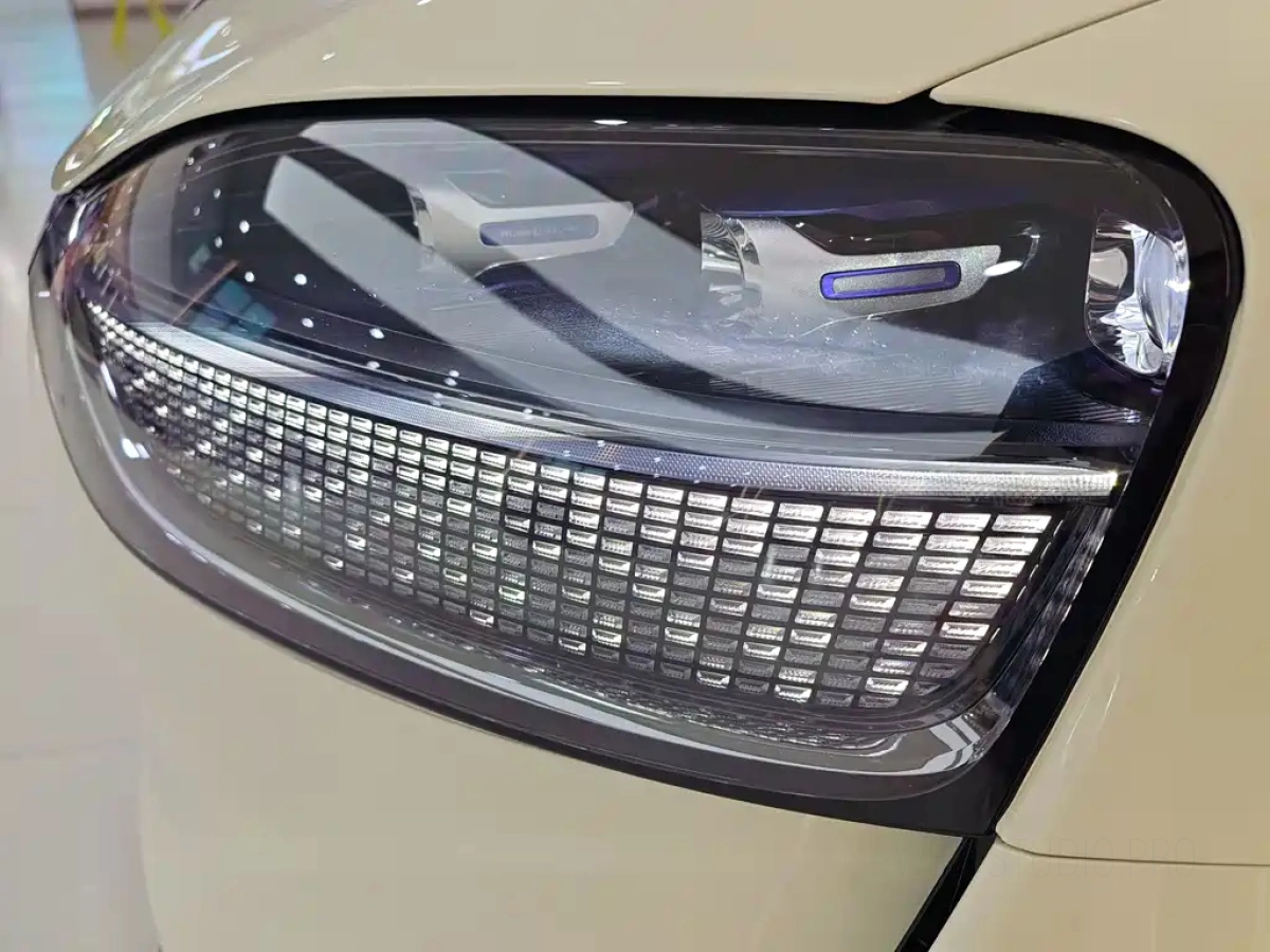 HUAWEI HARMON AITO M9