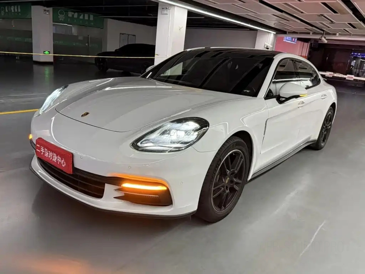 PORSCHE PANAMERA