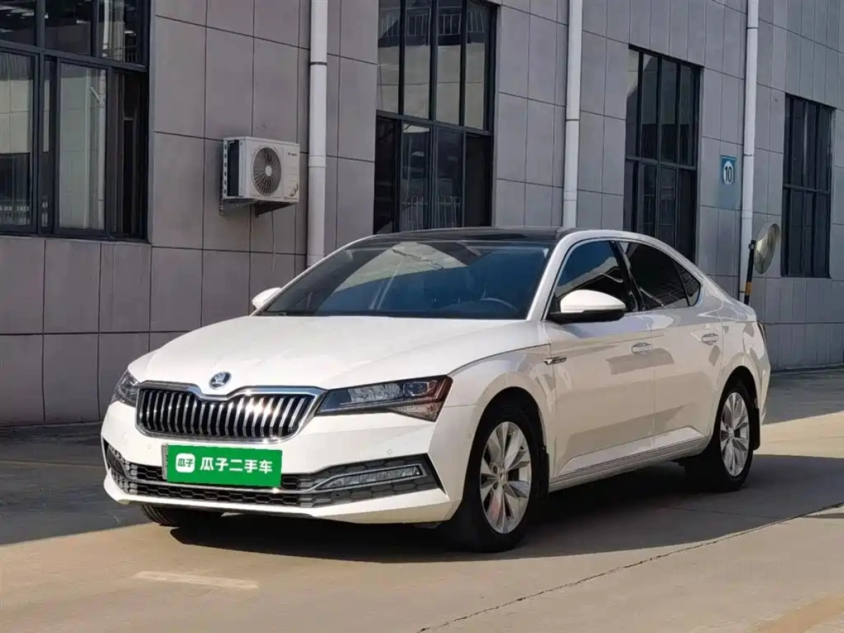 SKODA SUPERB  2021