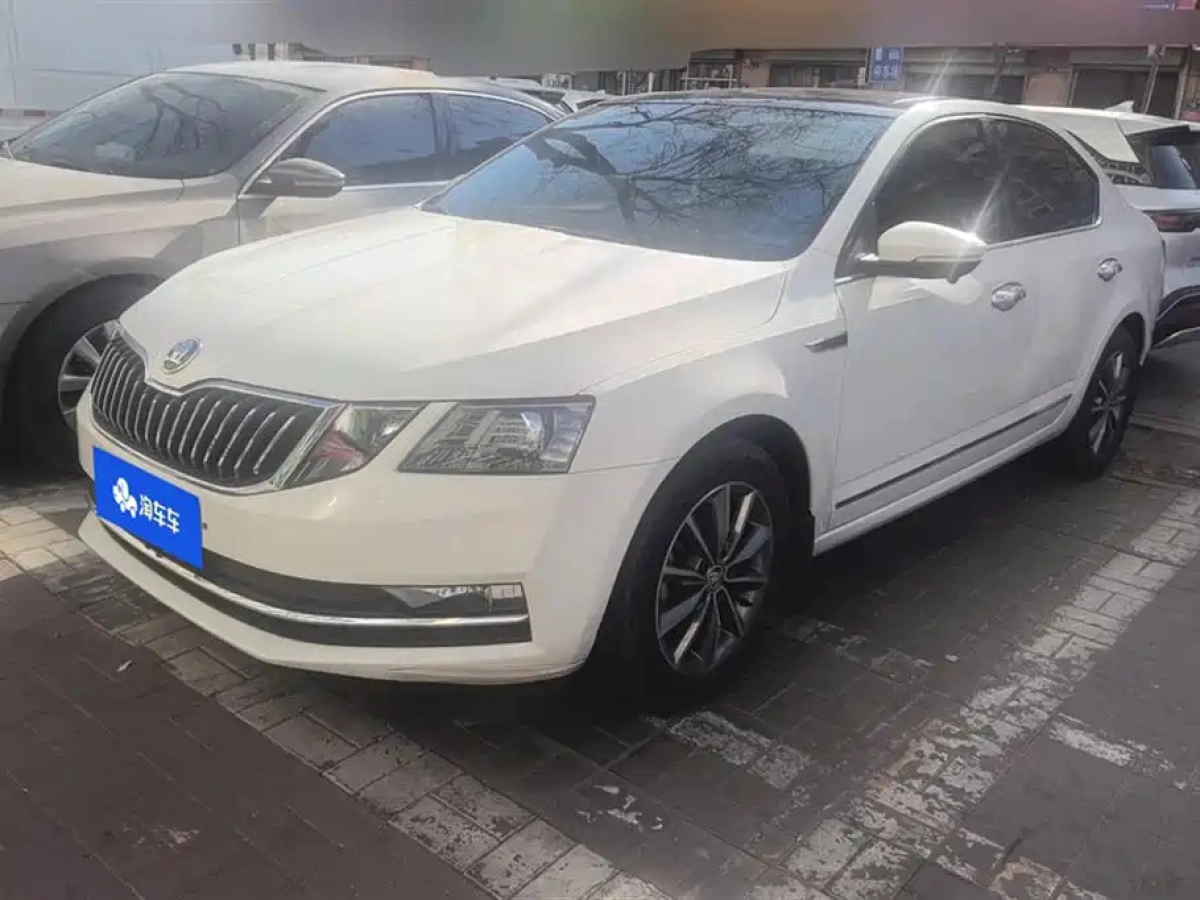 SKODA OCTAVIA  2021