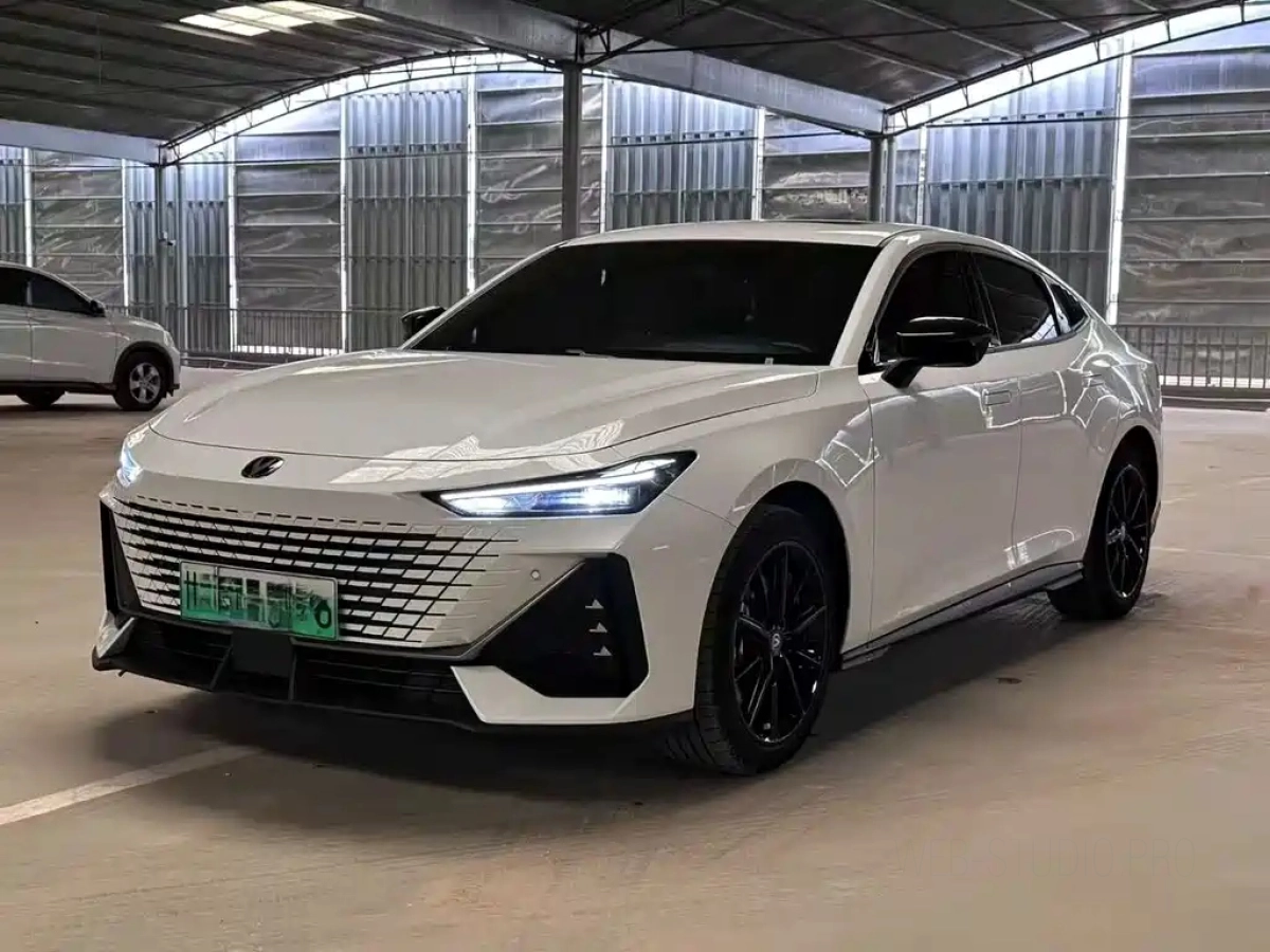 CHANGAN UNI-V SMART IDD  2023