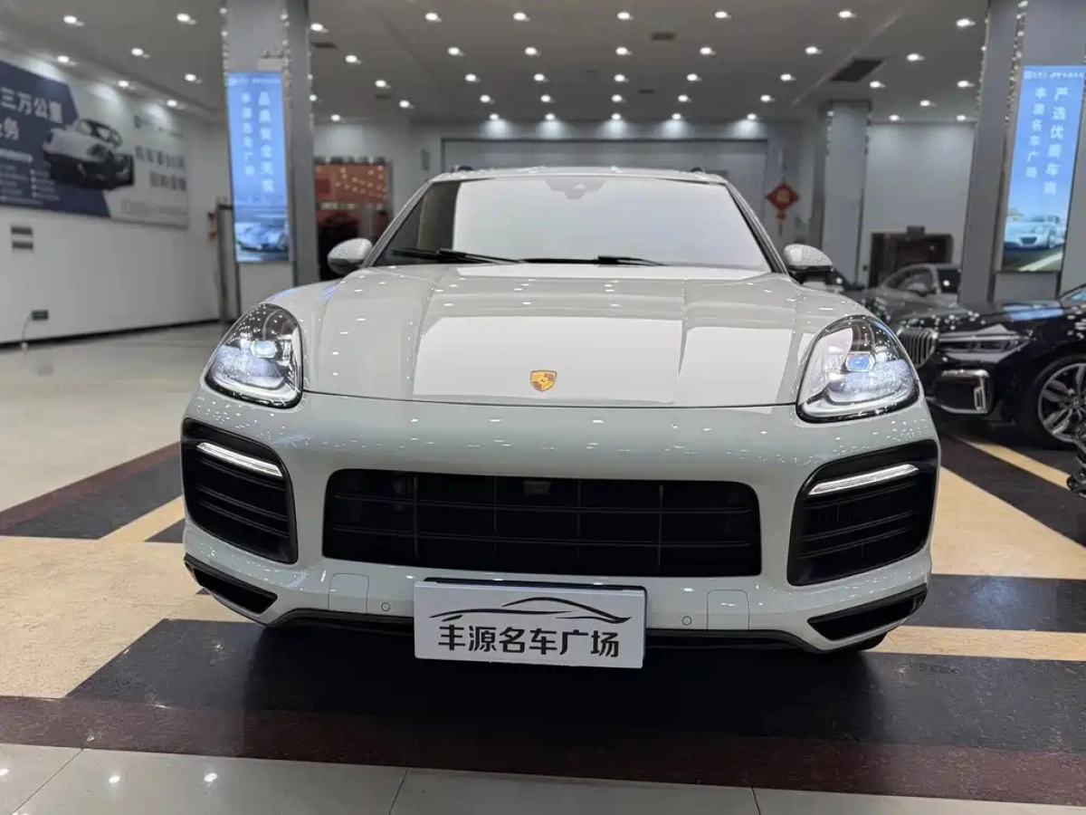 PORSCHE CAYENNE