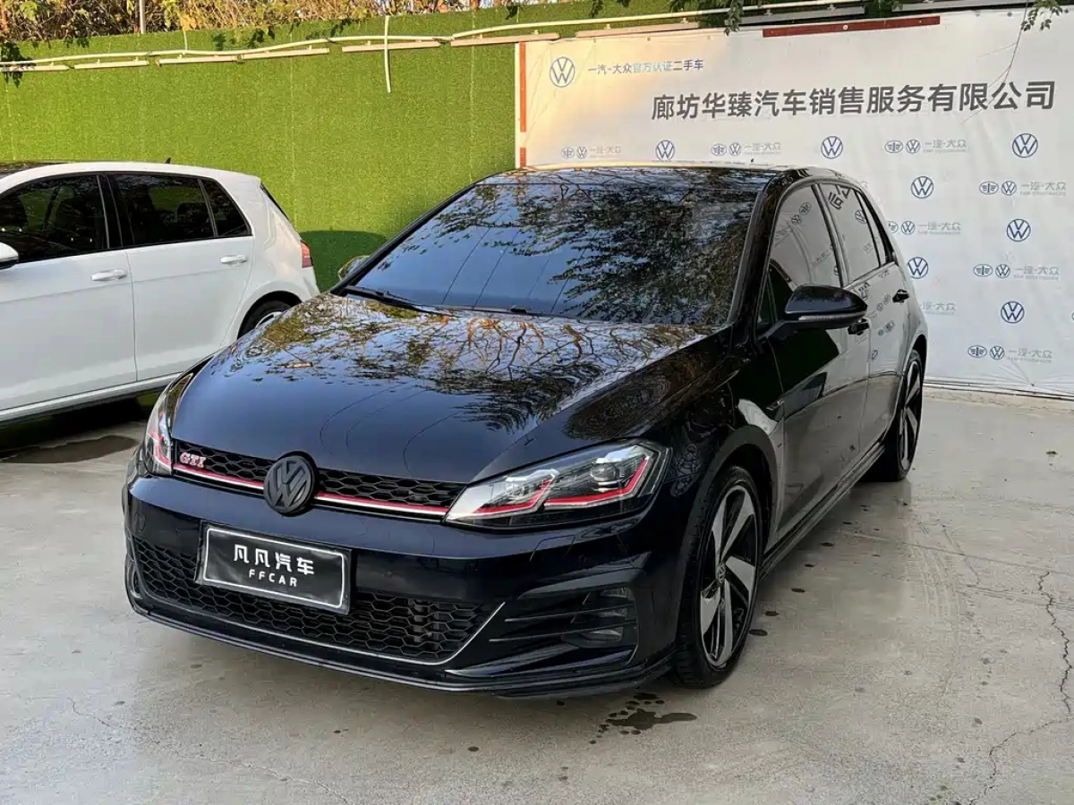 VOLKSWAGEN GOLF GTI  2019