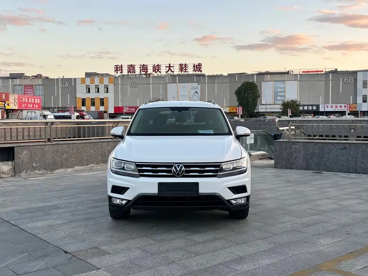 VOLKSWAGEN TIGUAN L