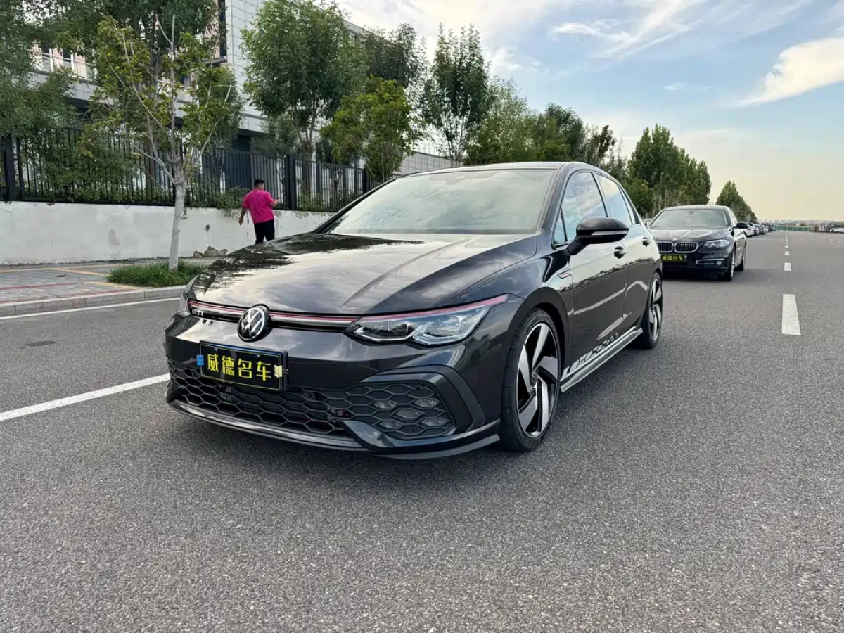 VOLKSWAGEN GOLF GTI  2022