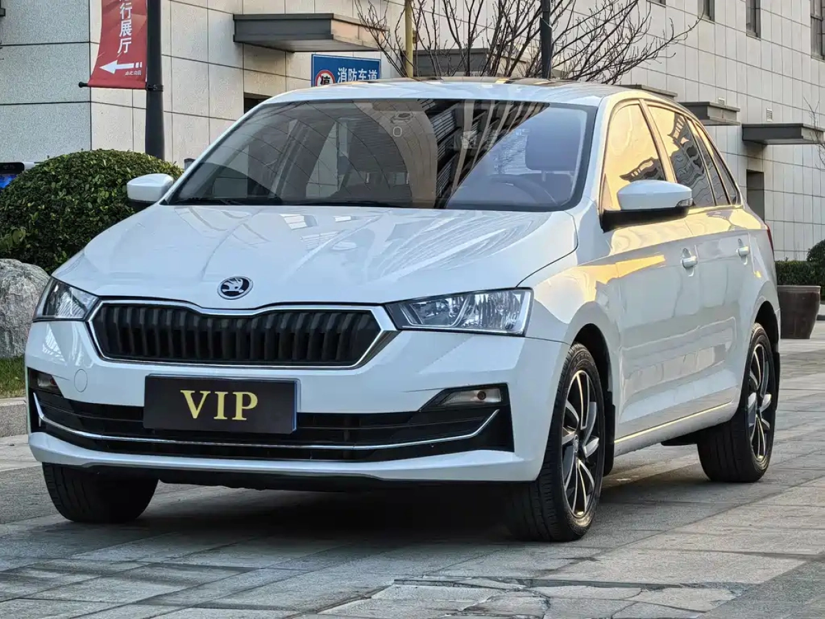 SKODA RAPID SPACEBACK  2021