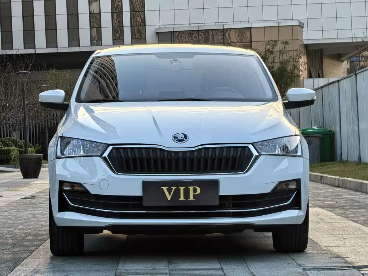 SKODA RAPID SPACEBACK