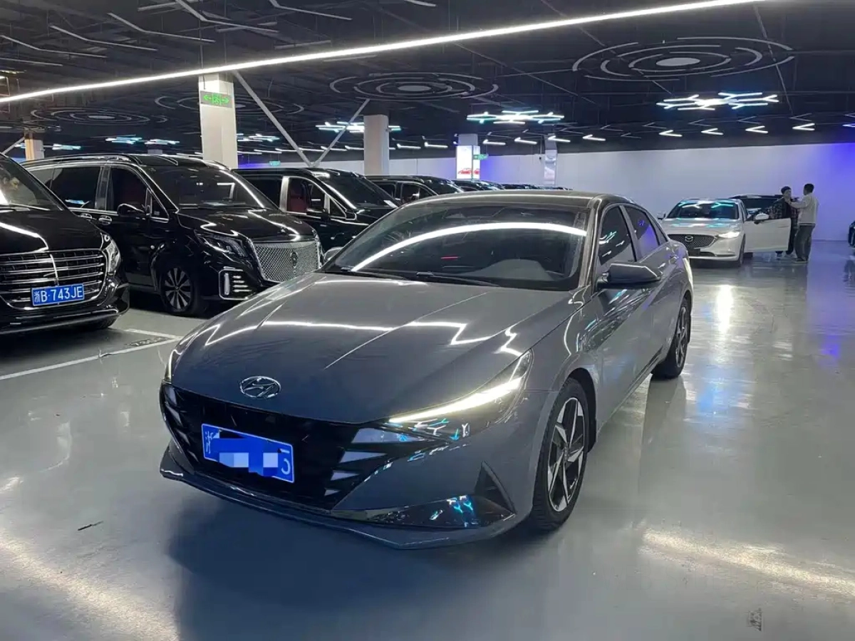 HYUNDAI ELANTRA