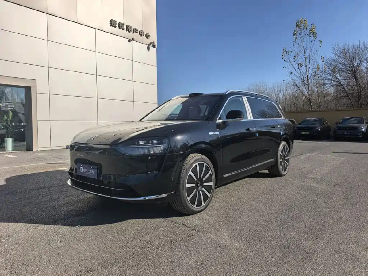 HUAWEI HARMON AITO M9  2025