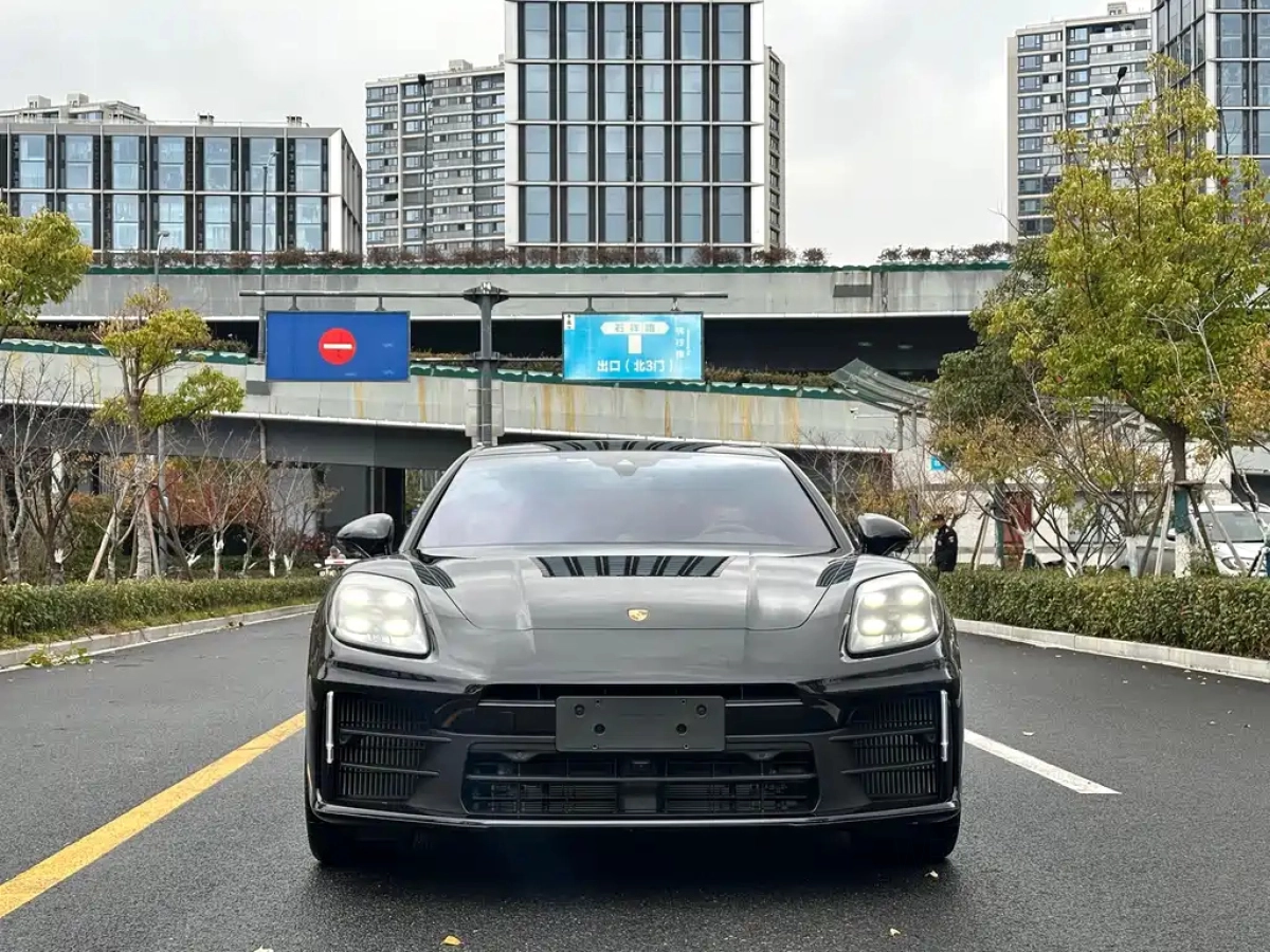 PORSCHE PANAMERA