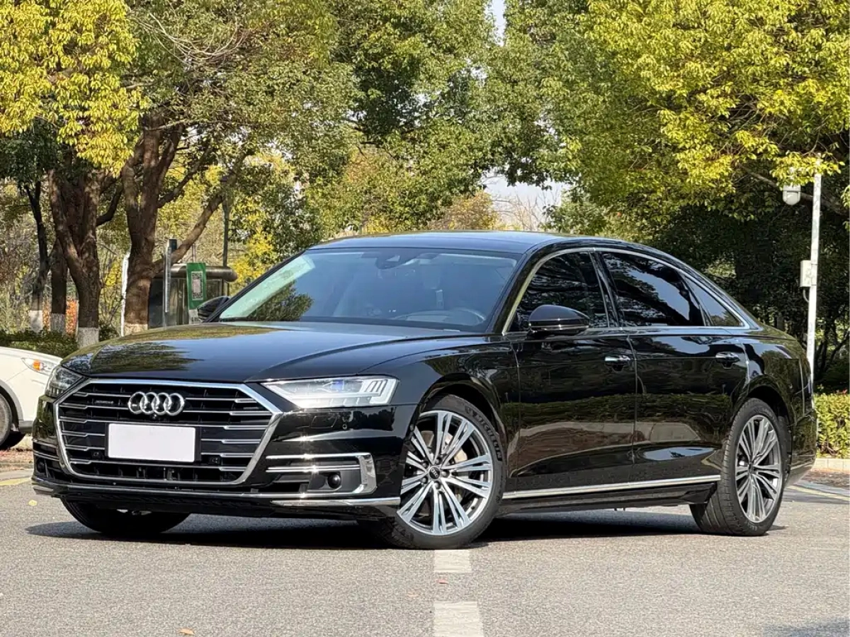 AUDI A8  2022