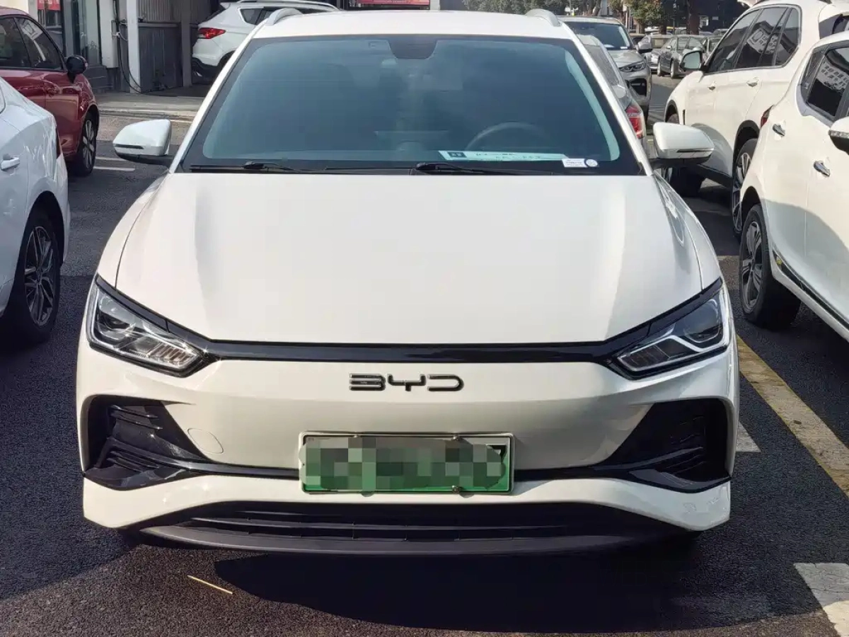 BYD E2