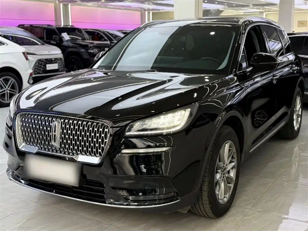 LINCOLN ADVENTURER  2020