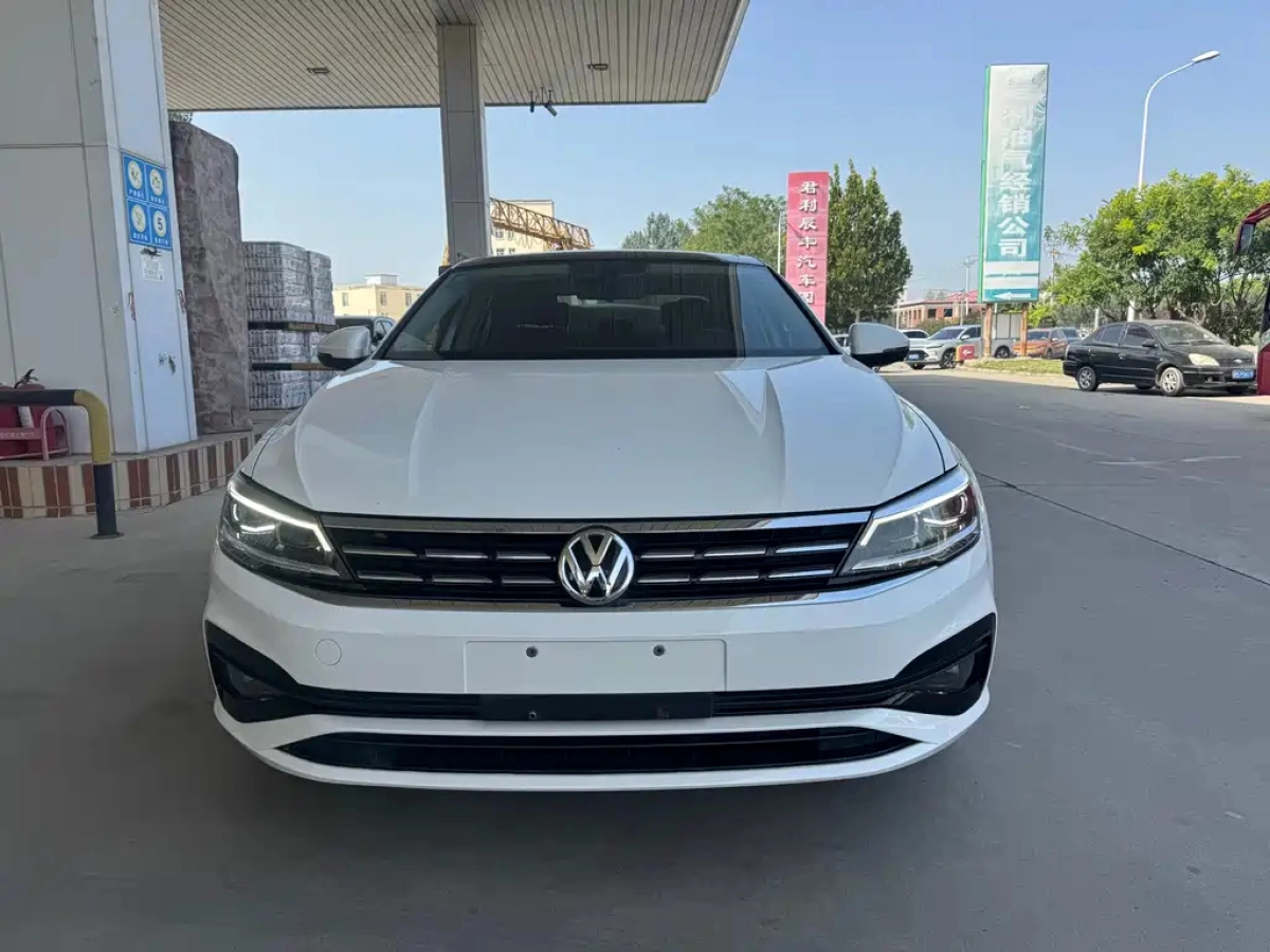 VOLKSWAGEN LAMANDO