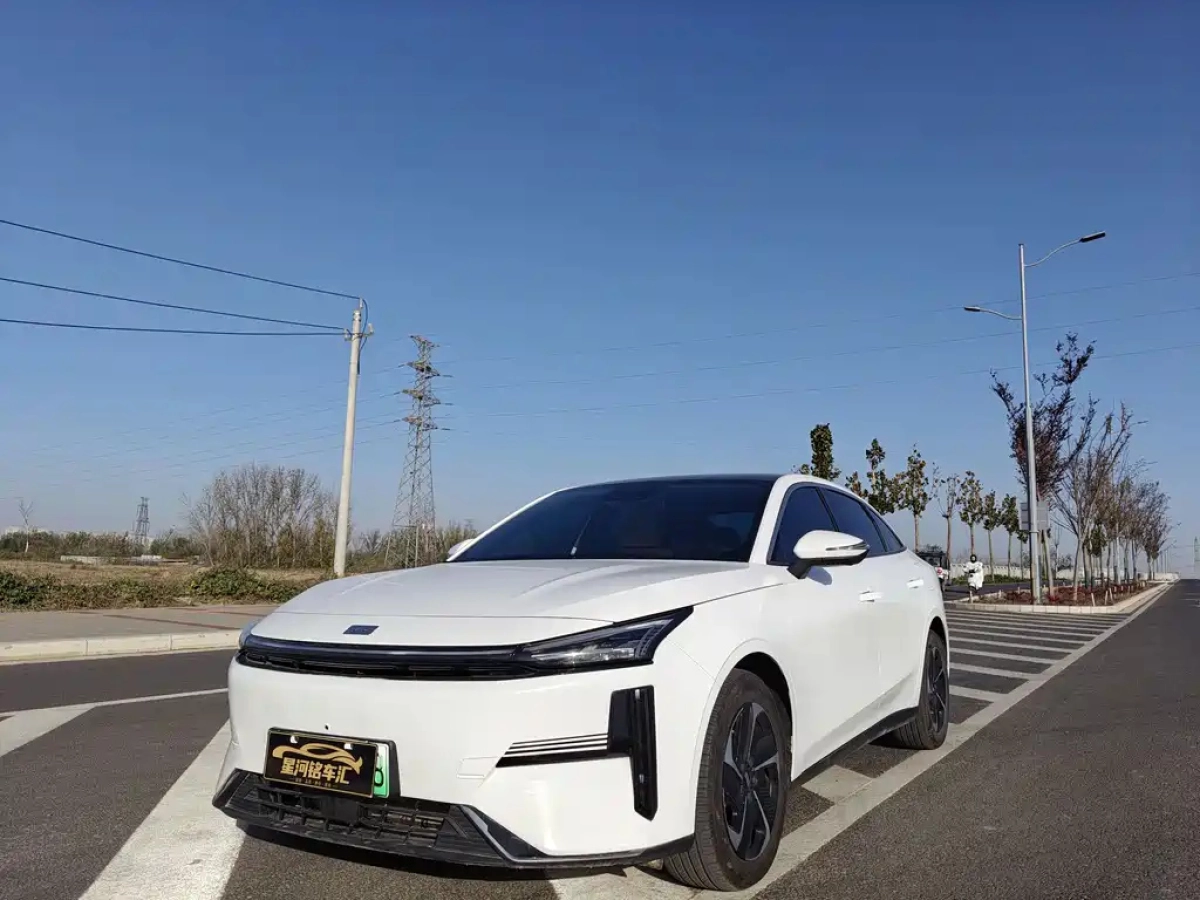 GEELY GALAXY GALAXY L6  2023