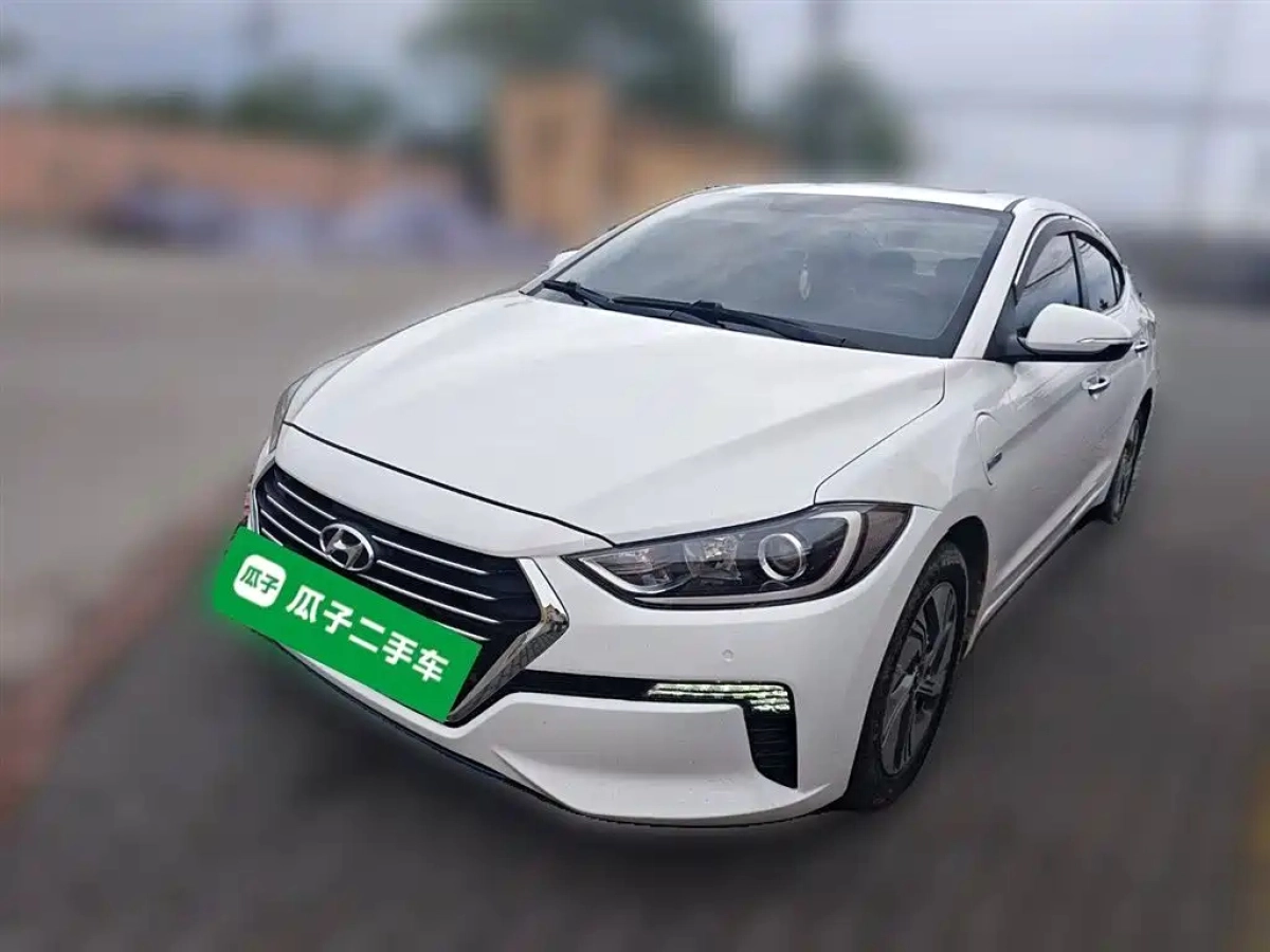HYUNDAI ELANTRA PLUG IN HYBRID
